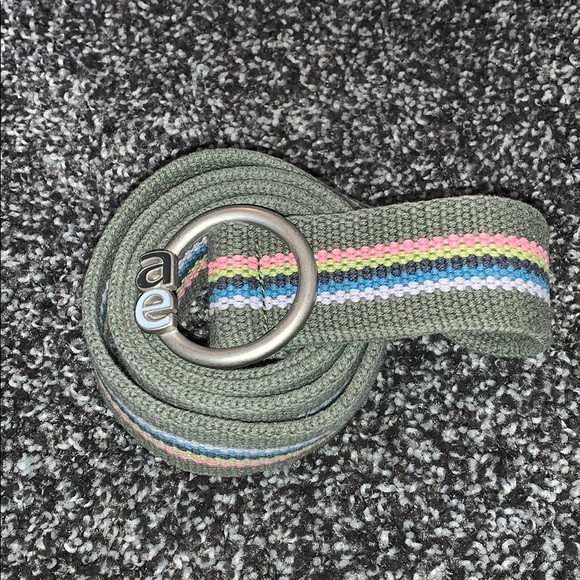 Women’s Large Belts - Picture 3 of 5